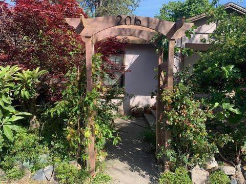 206 E 1st St, Cloverdale, CA 95425 photo 5