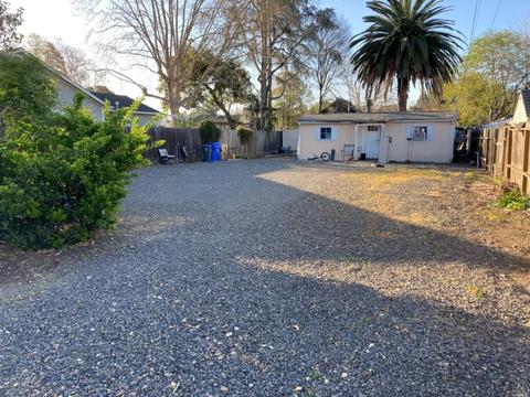 1647 H St, Napa, CA 94559 photo 2