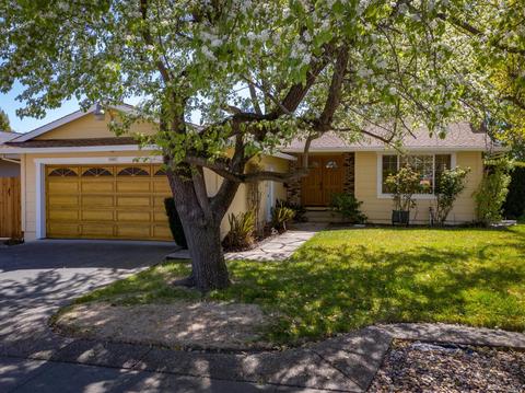 840 Echo Ct, Petaluma, CA 94954 photo 2