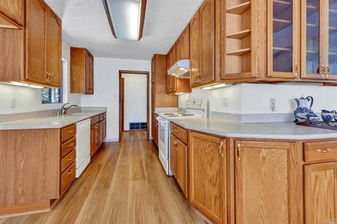 1016 Donner Pass Rd, Vallejo, CA 94589 photo 2