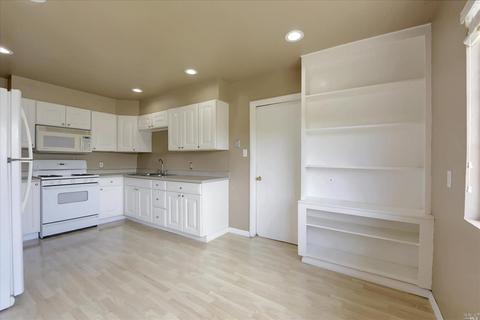 307 Stuart Dr, Petaluma, CA 94954 photo 12