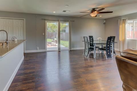 1030 Mockingbird Ln, Fairfield, CA 94533 photo 4