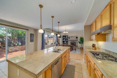 304 Decanter Cir, Windsor, CA 95492 photo 4