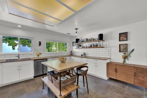 692 E L St, Benicia, CA 94510 photo 12