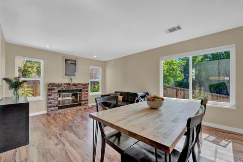 692 E L St, Benicia, CA 94510 photo 9