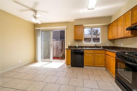 208 Main Cir, Ukiah, CA 95482 photo 6