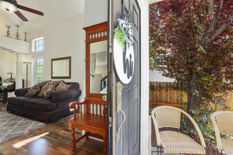 557 Bald Eagle Dr, Vacaville, CA 95688 photo 4
