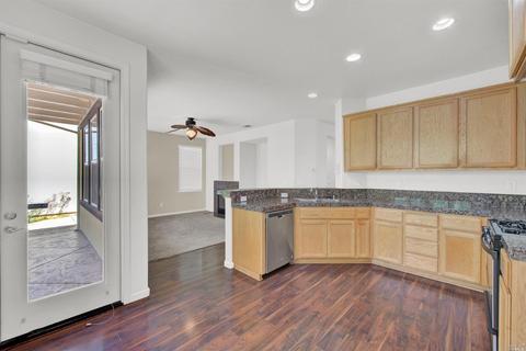 858 Walden Ct, Fairfield, CA 94533 photo 35