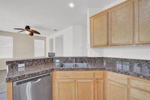 858 Walden Ct, Fairfield, CA 94533 photo 38