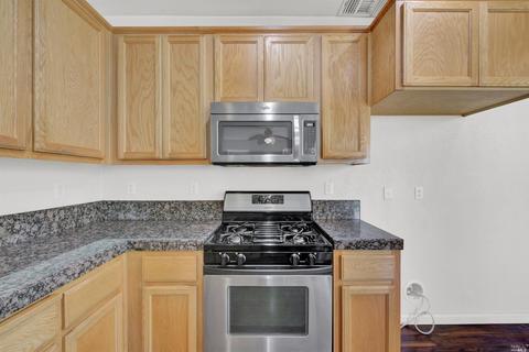 858 Walden Ct, Fairfield, CA 94533 photo 37