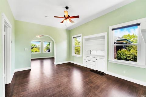 939 Kentucky St, Vallejo, CA 94590 photo 3