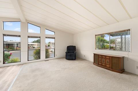 8182 E St, Windsor, CA 95492 photo 5