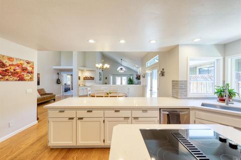 467 Walten Way, Windsor, CA 95492 photo 11