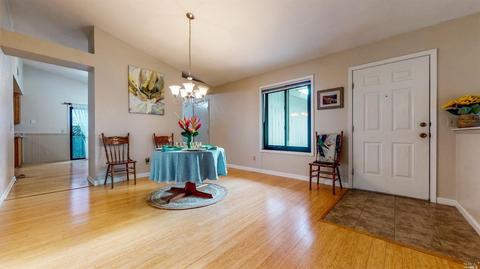 125 Falcon Dr, Cotati, CA 94931 photo 2