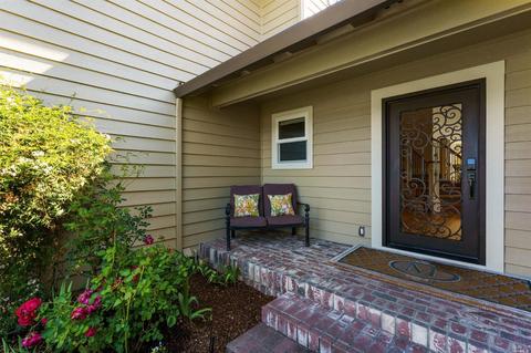 9592 Vancouver Ln, Windsor, CA 95492 photo 4