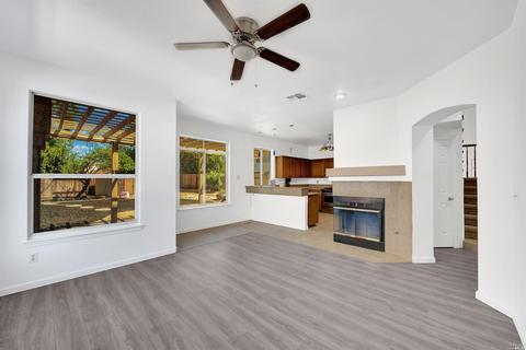 207 Shadowhawk Ct, Vacaville, CA 95688 photo 12