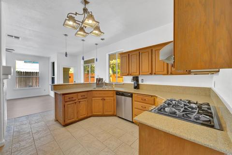 207 Shadowhawk Ct, Vacaville, CA 95688 photo 17