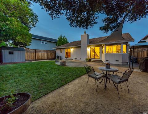 132 Melva Ct, Windsor, CA 95492 photo 2