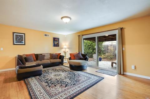 809 Maple Dr, Petaluma, CA 94954 photo 7