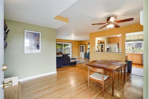 809 Maple Dr, Petaluma, CA 94954 photo 2