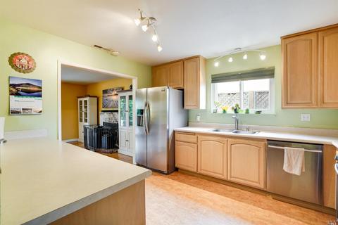 809 Maple Dr, Petaluma, CA 94954 photo 14