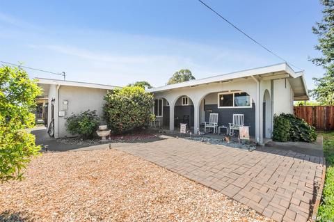6 Burlington Dr, Petaluma, CA 94952 photo 2