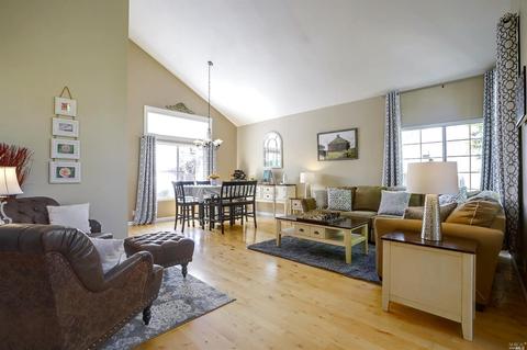 9213 Piccadilly Cir, Windsor, CA 95492 photo 8