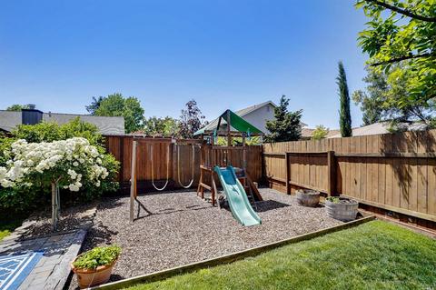 9213 Piccadilly Cir, Windsor, CA 95492 photo 38