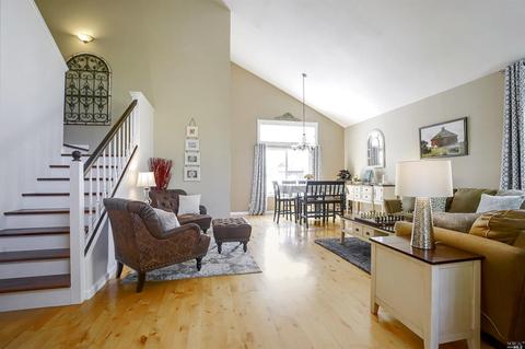 9213 Piccadilly Cir, Windsor, CA 95492 photo 5