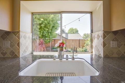 9213 Piccadilly Cir, Windsor, CA 95492 photo 16