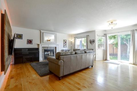 9213 Piccadilly Cir, Windsor, CA 95492 photo 10