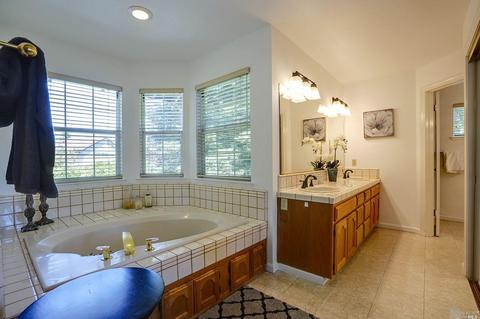 132 Vinecrest Cir, Windsor, CA 95492 photo 31