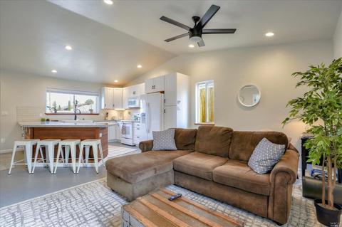 1036 Polaris Dr, Windsor, CA 95492 photo 3