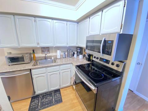 165 Oddstad Dr #64, Vallejo, CA 94589 photo 4