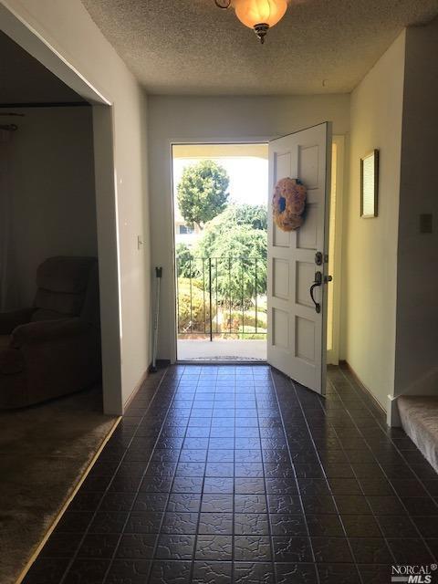 27 Barkley Ct, Vallejo, CA 94591 photo 5
