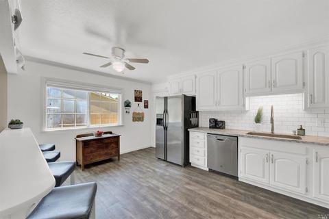 1542 Basque Ct, Napa, CA 94559 photo 17