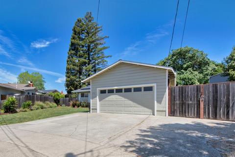 1542 Basque Ct, Napa, CA 94559 photo 4