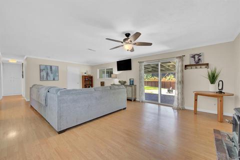1542 Basque Ct, Napa, CA 94559 photo 14