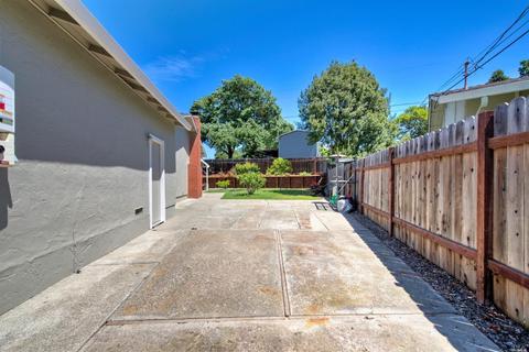 1542 Basque Ct, Napa, CA 94559 photo 40