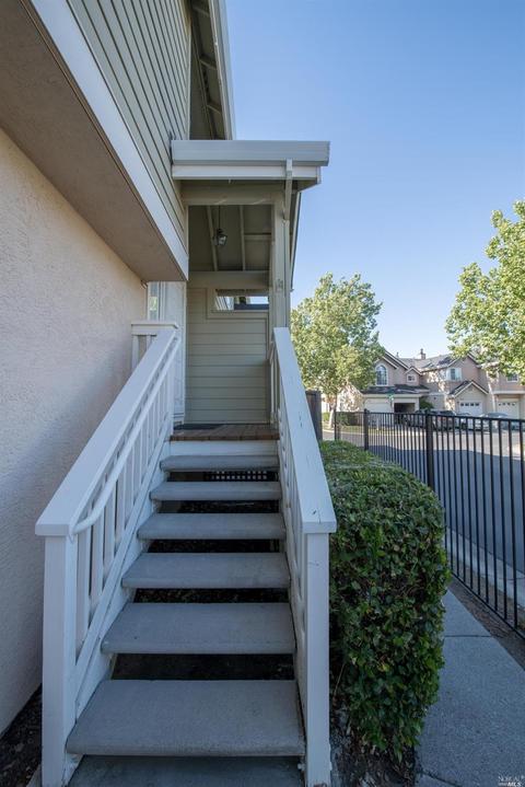 45 Chaucer Ln, Fairfield, CA 94533 photo 3