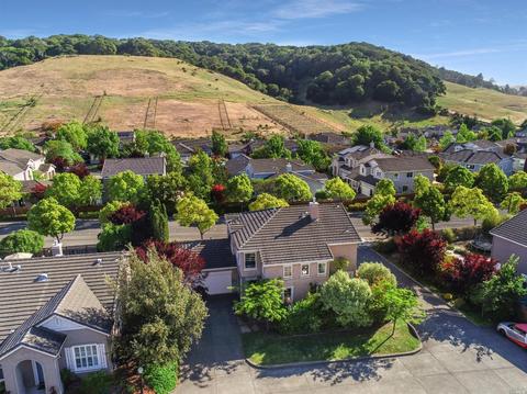 262 Windsor Dr, Petaluma, CA 94952 photo 2