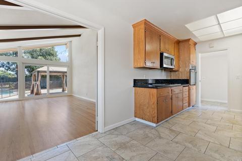 71 Emerald Cir, Vallejo, CA 94589 photo 13