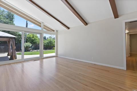 71 Emerald Cir, Vallejo, CA 94589 photo 8