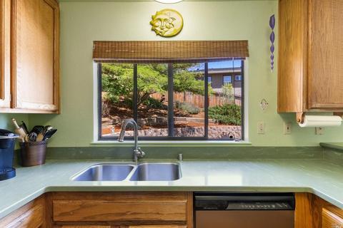 108 Chardonnay Ct, Cloverdale, CA 95425 photo 4