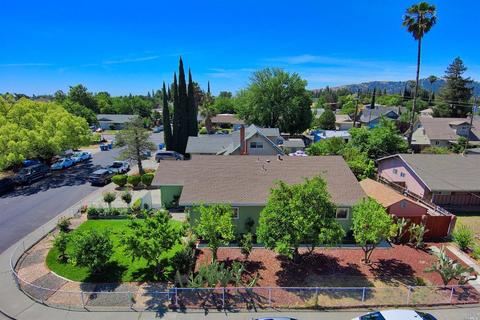367 Trinity Dr, Vacaville, CA 95687 photo 6