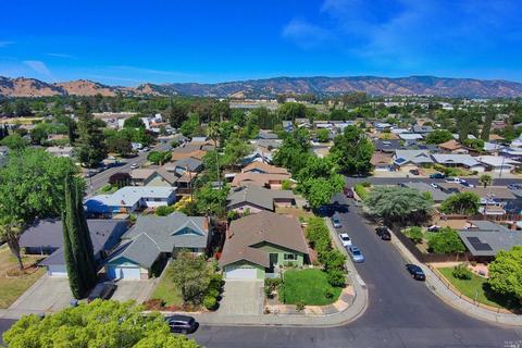 367 Trinity Dr, Vacaville, CA 95687 photo 5