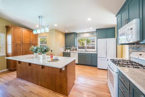 371 Wilson Ln, Windsor, CA 95492 photo 7
