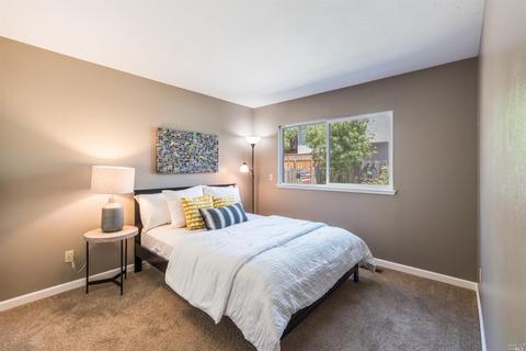 371 Wilson Ln, Windsor, CA 95492 photo 16