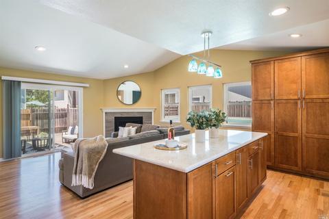 371 Wilson Ln, Windsor, CA 95492 photo 10