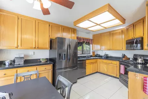 100 Zapata Ct, Windsor, CA 95492 photo 8